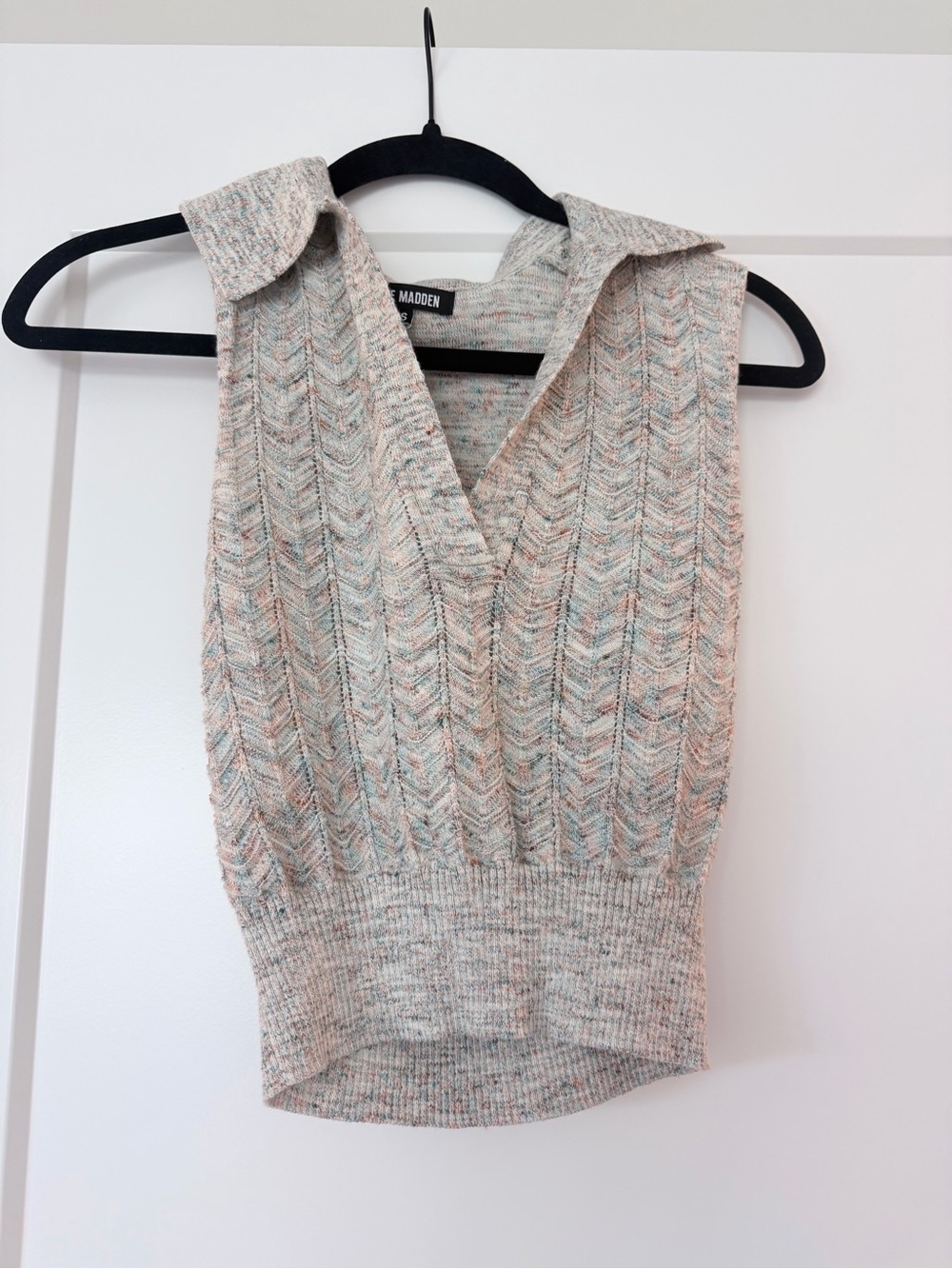 Steve Madden Speckled Cream Knit V-Neck Sleeveless Tank